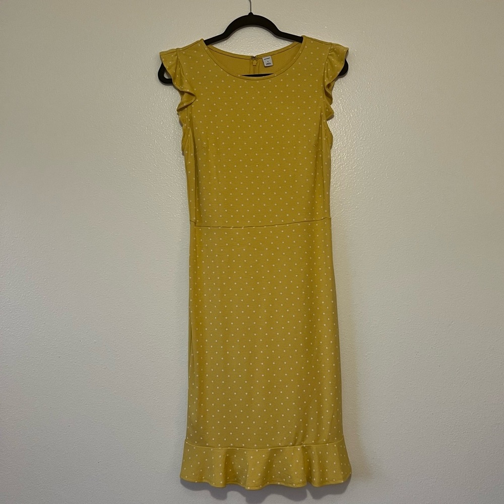 Old Navy Yellow Polka Dot Ruffle Sleeves Pencil Dress
Size: S